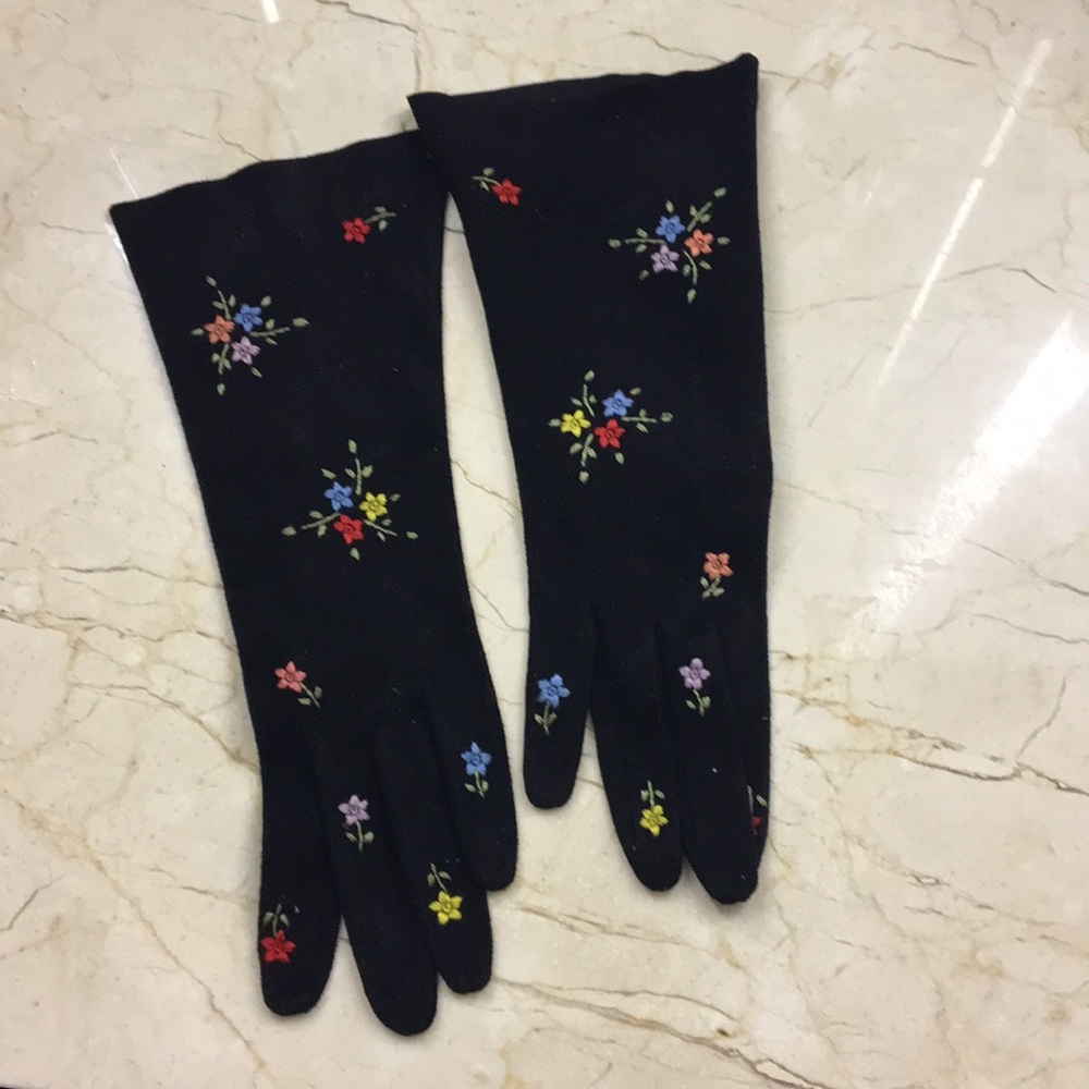 Vintage black gloves with flowers